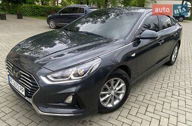 Седан Hyundai Sonata 2018 в Золочеві