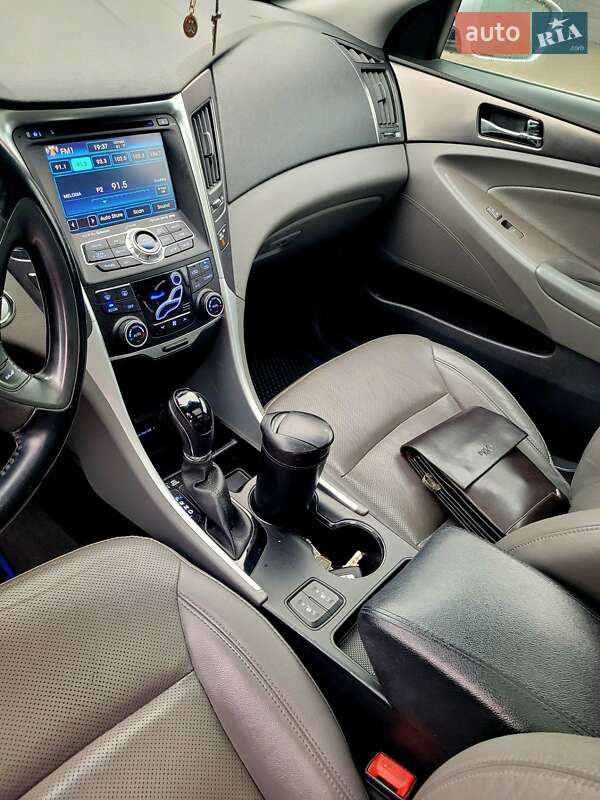 Седан Hyundai Sonata 2014 в Львове