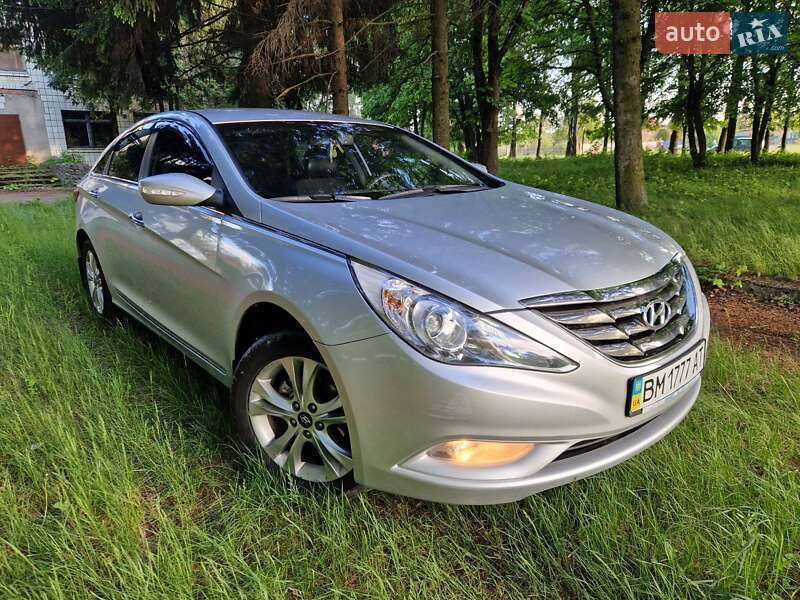 Седан Hyundai Sonata 2010 в Ромнах