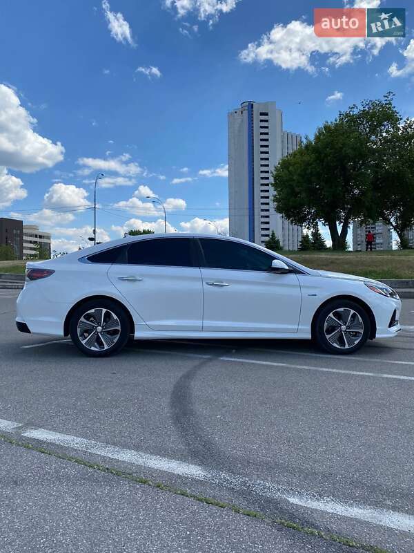 Седан Hyundai Sonata 2018 в Киеве