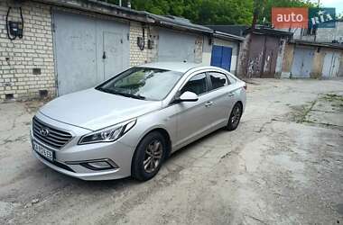 Седан Hyundai Sonata 2015 в Вышгороде