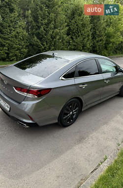 Седан Hyundai Sonata 2019 в Ровно