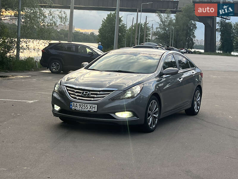 Hyundai Sonata 2012