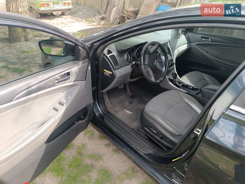 Седан Hyundai Sonata 2013 в Гайвороне