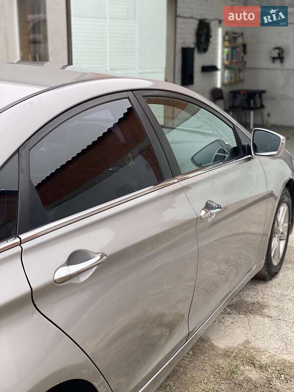 Седан Hyundai Sonata 2014 в Николаеве