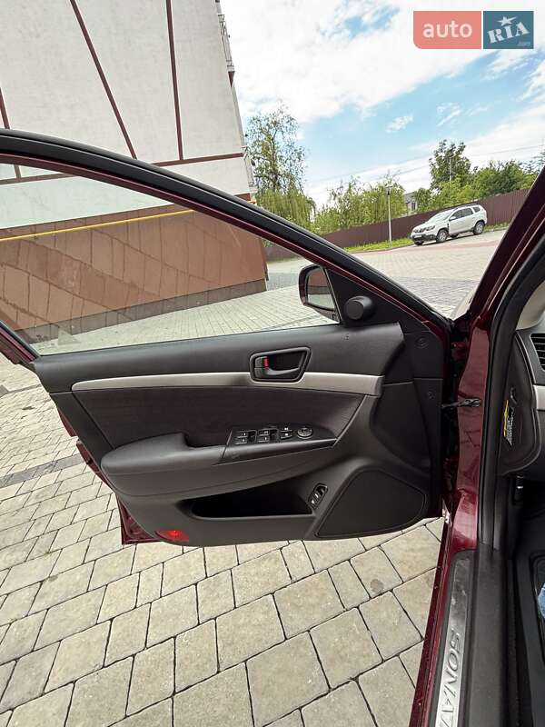 Седан Hyundai Sonata 2010 в Ивано-Франковске