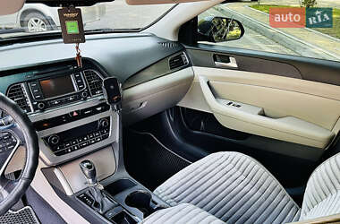 Седан Hyundai Sonata 2015 в 