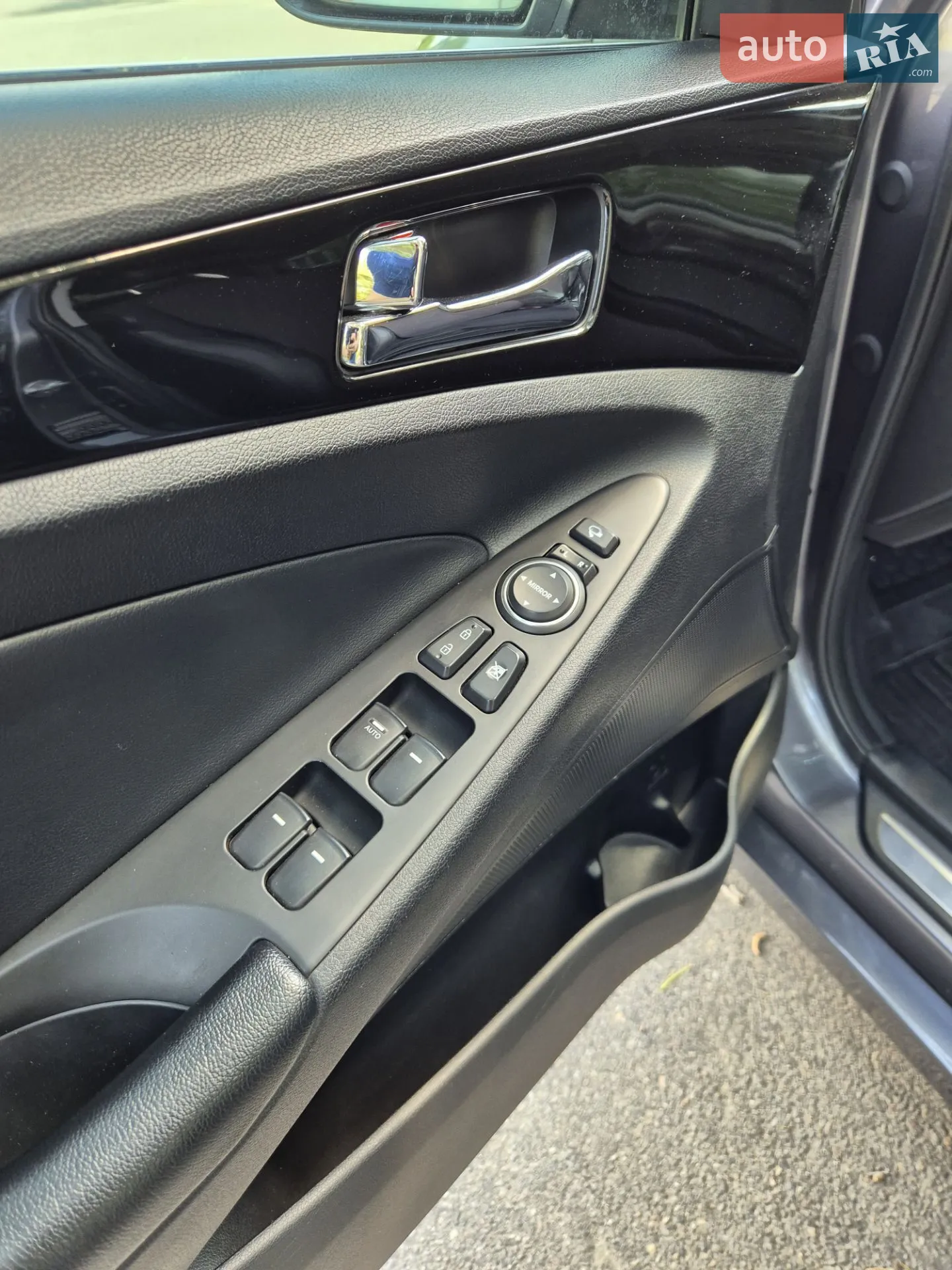 2011 Hyundai Sonata - мініатюра 11