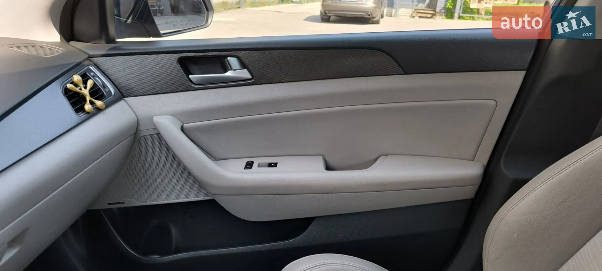 2015 Hyundai Sonata - мініатюра 11