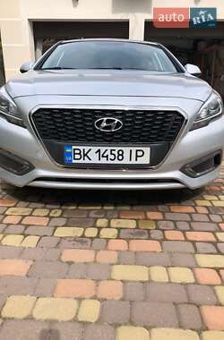 Седан Hyundai Sonata 2016 в Ровно