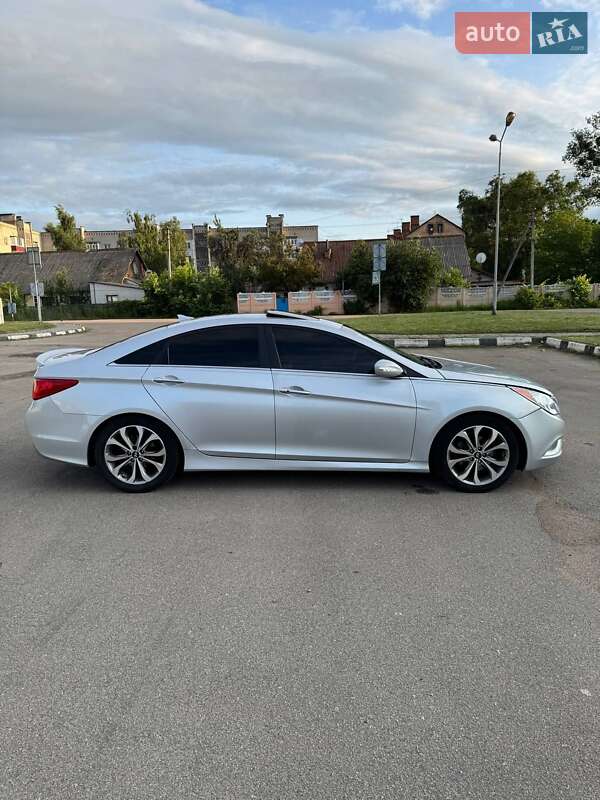 Седан Hyundai Sonata 2013 в Коростене