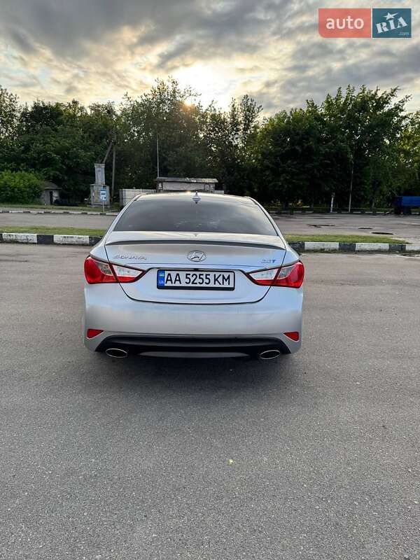 Седан Hyundai Sonata 2013 в Коростене