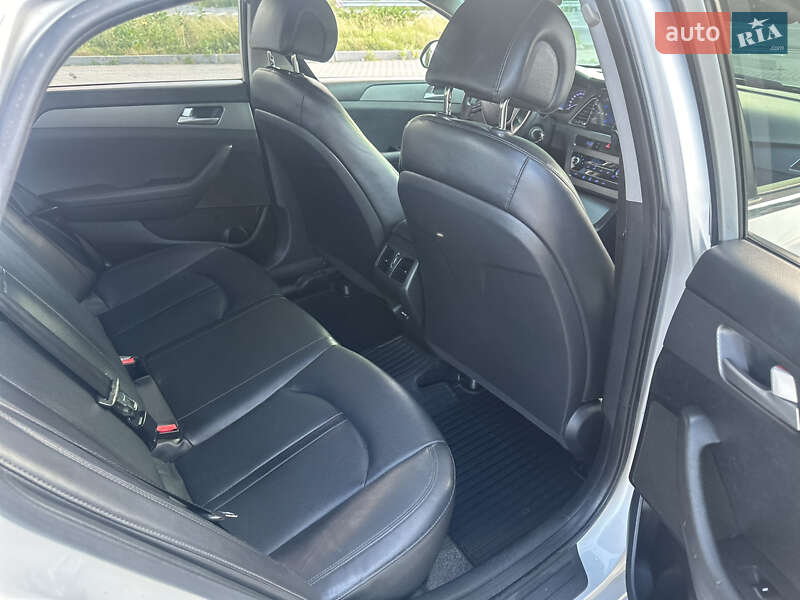 Седан Hyundai Sonata 2015 в Могилев-Подольске