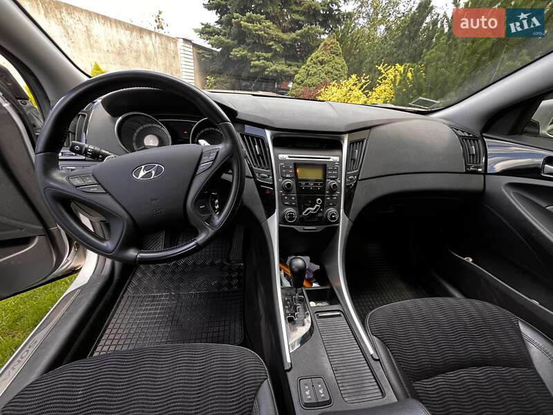 Седан Hyundai Sonata 2010 в Дніпрі