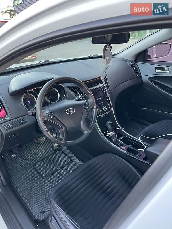 Седан Hyundai Sonata 2013 в Бережанах