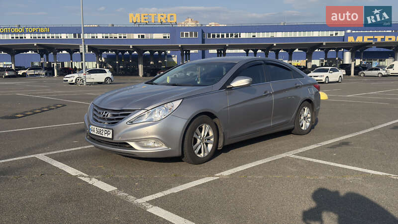 Hyundai Sonata 2011