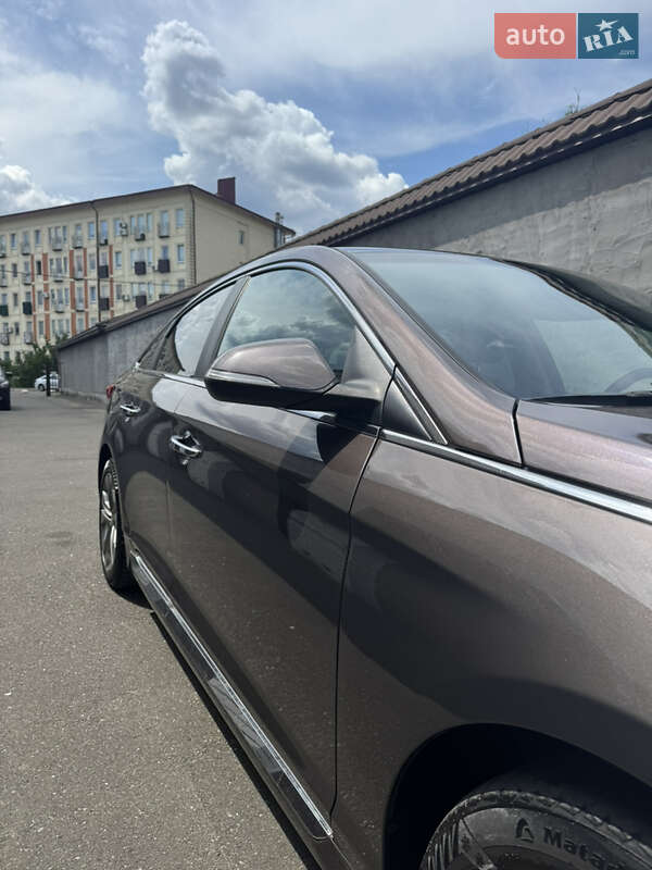 Седан Hyundai Sonata 2015 в Ирпене