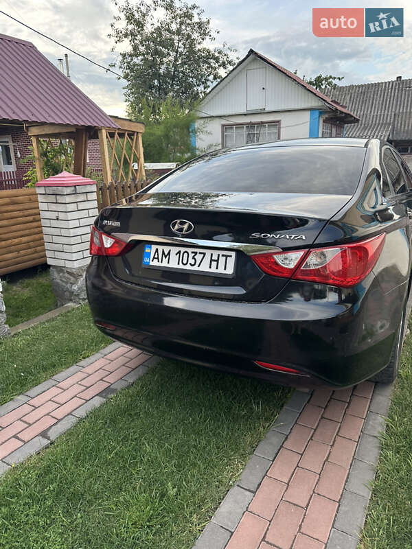 Седан Hyundai Sonata 2011 в Полонном