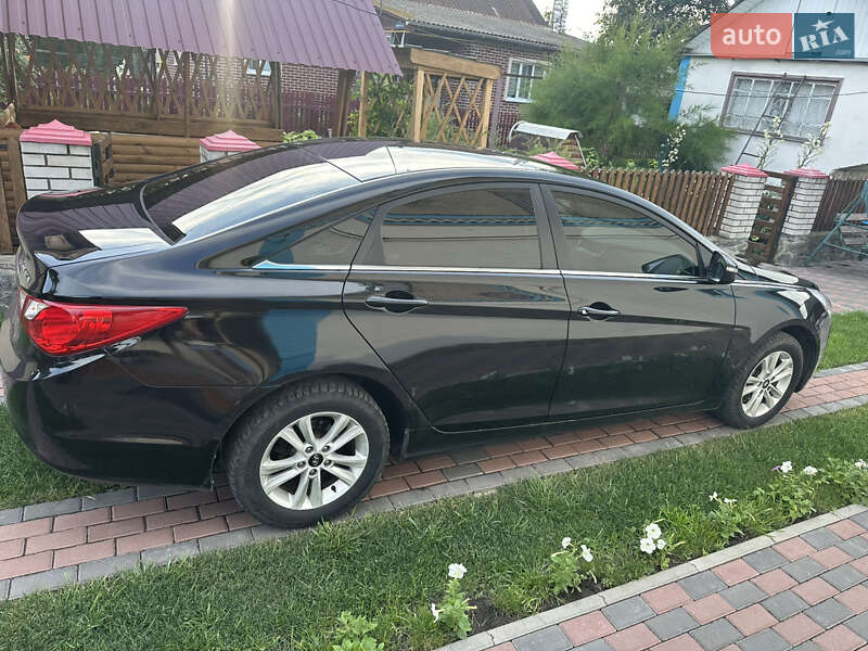 Седан Hyundai Sonata 2011 в Полонном