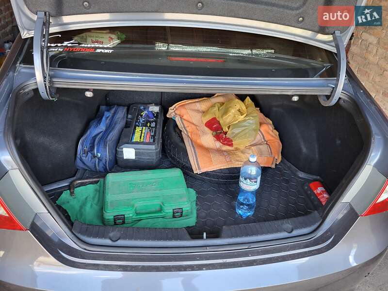 Седан Hyundai Sonata 2011 в Днепре