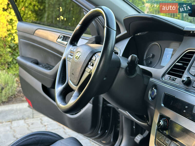 Седан Hyundai Sonata 2015 в Одессе