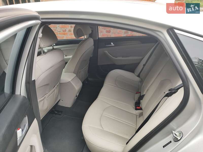 Седан Hyundai Sonata 2014 в Прилуках