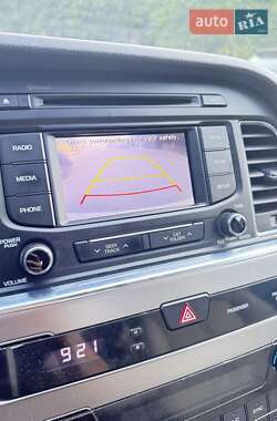 Седан Hyundai Sonata 2015 в Кривом Роге