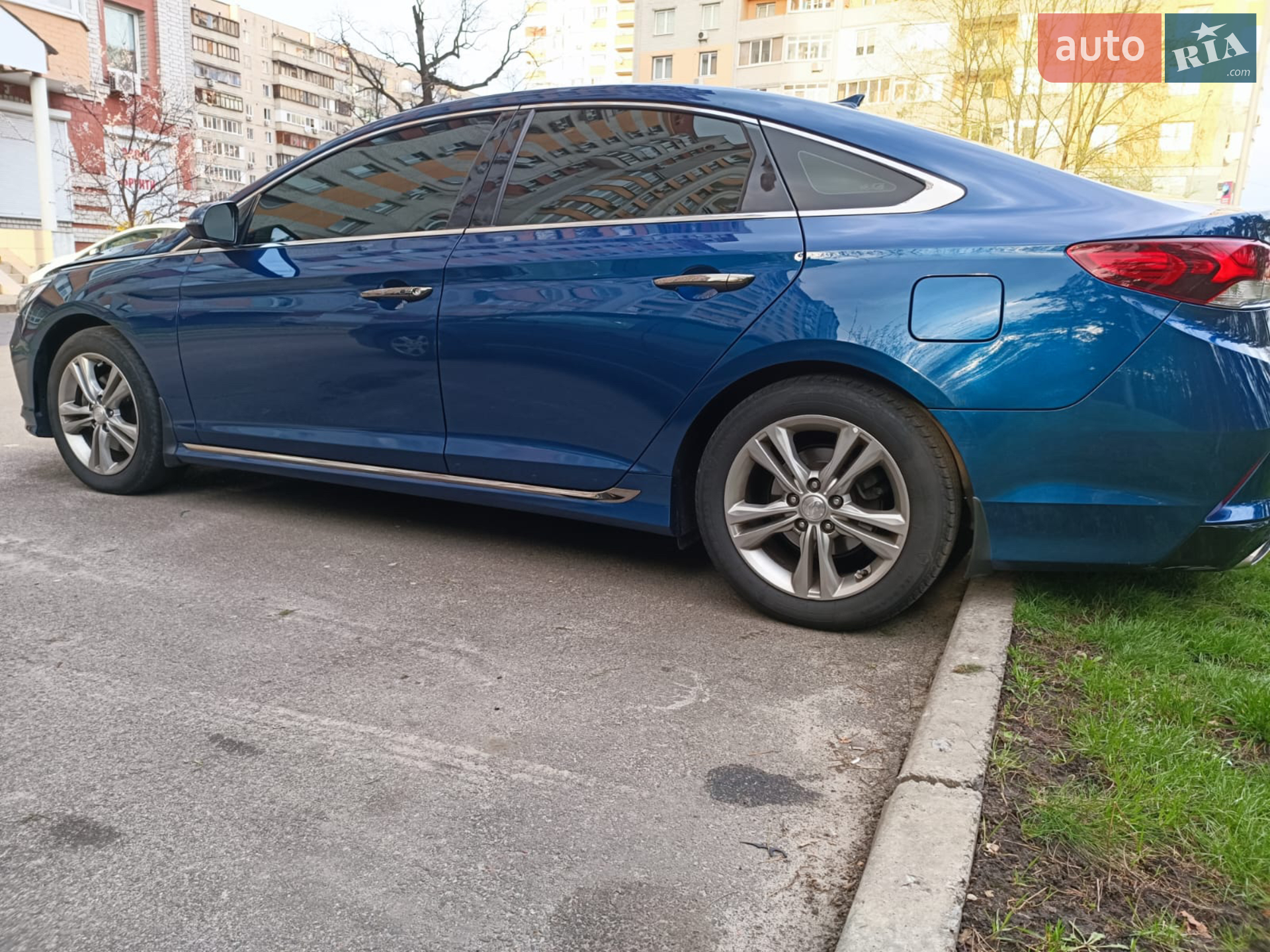 Hyundai Sonata 2018 VIN 5NPE34AF9JH724880 фото оголошення 2 з 7