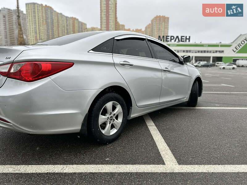 Hyundai Sonata 2013