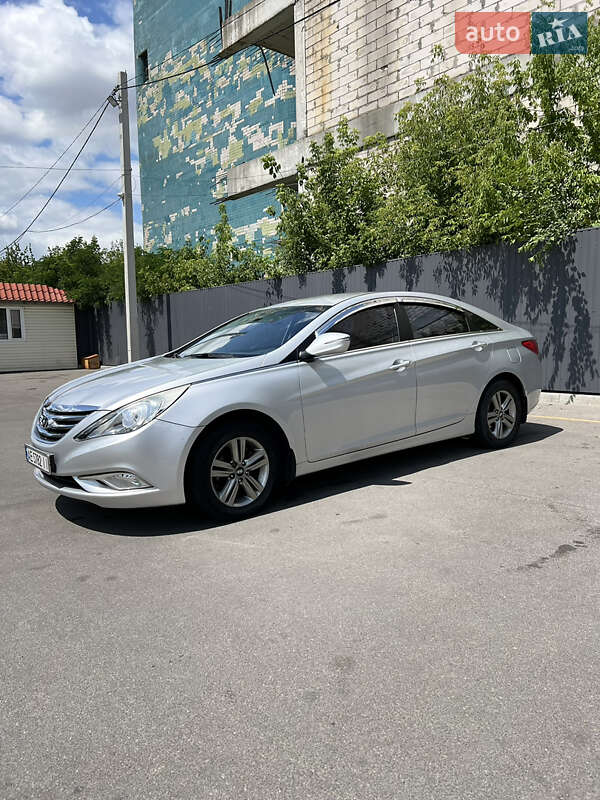 Hyundai Sonata 2013