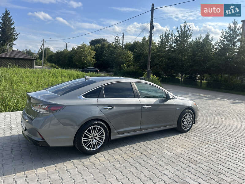 Седан Hyundai Sonata 2018 в Львове