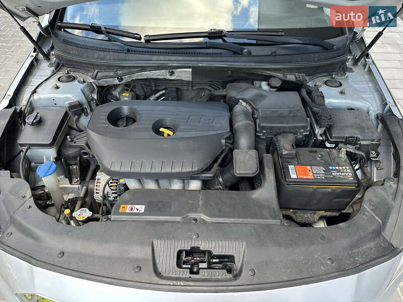 Седан Hyundai Sonata 2015 в Києві