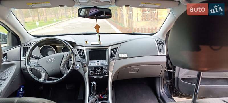 Седан Hyundai Sonata 2013 в Белгороде-Днестровском фото 32 Седан Hyundai Sonata 2013 в Белгороде-Днестровском