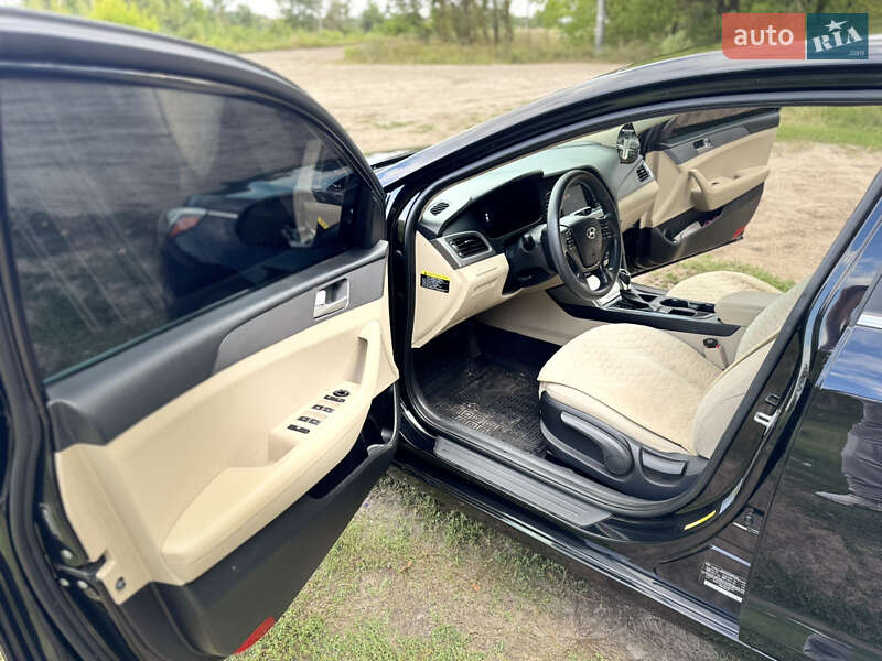 Седан Hyundai Sonata 2016 в Ахтырке