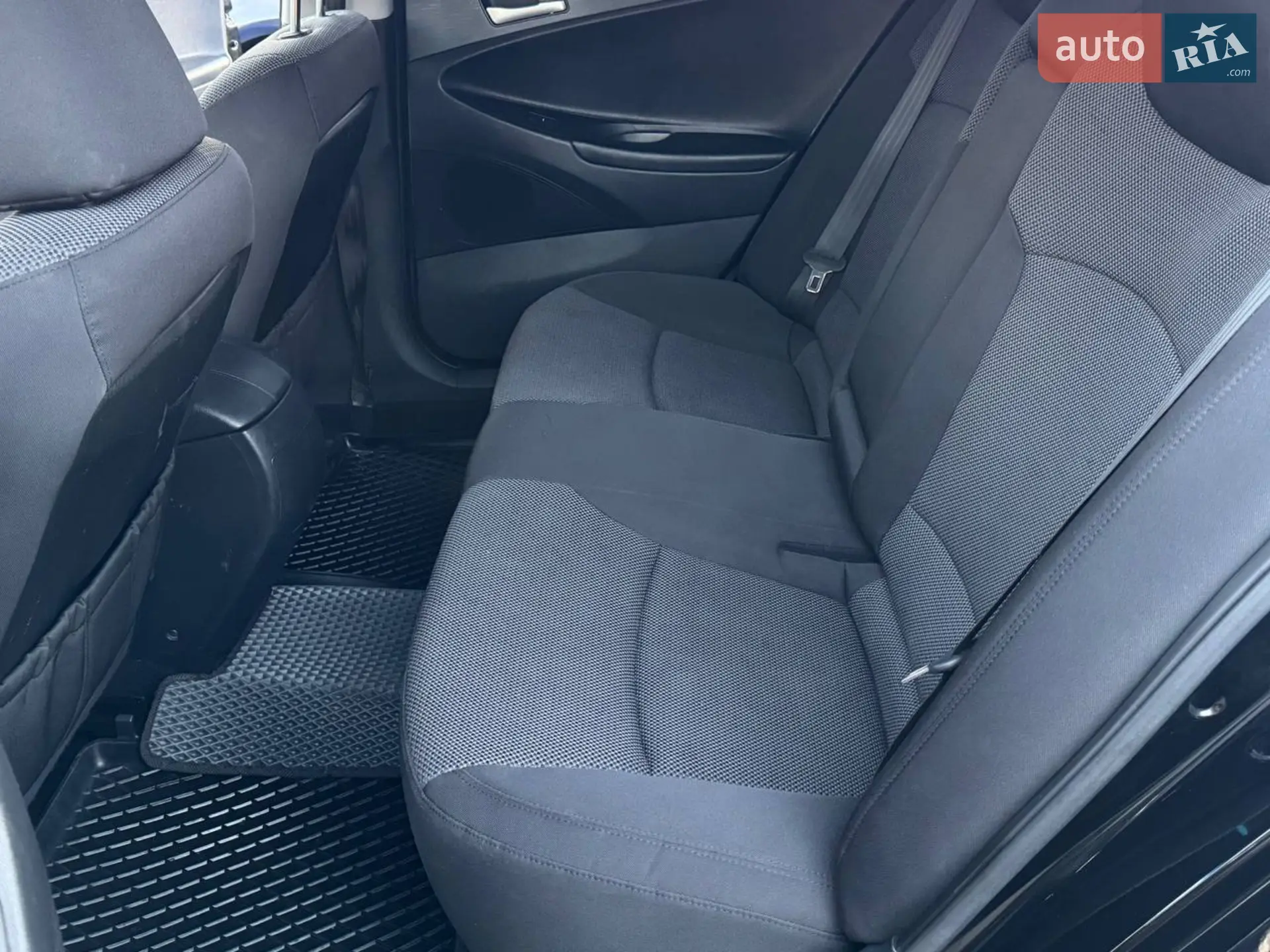 2010 Hyundai Sonata - мініатюра 17