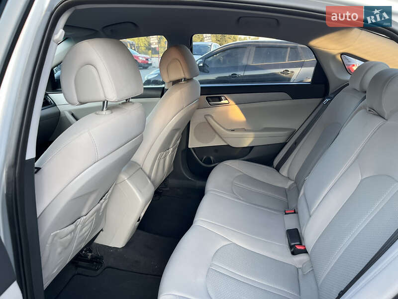 Седан Hyundai Sonata 2015 в Львове