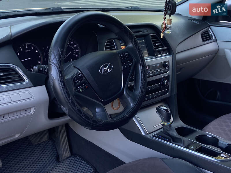 Седан Hyundai Sonata 2015 в Николаеве