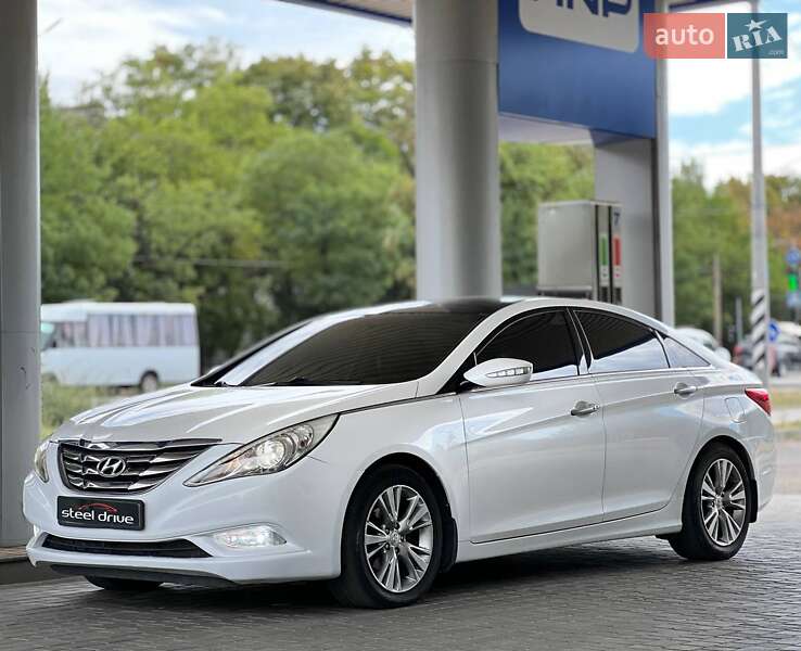 Седан Hyundai Sonata 2011 в Николаеве