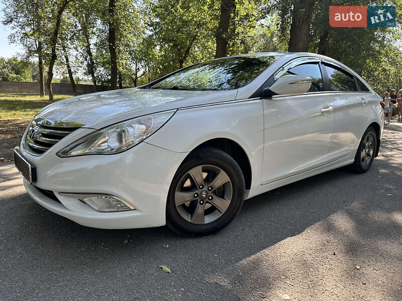 Седан Hyundai Sonata 2014 в Нікополі