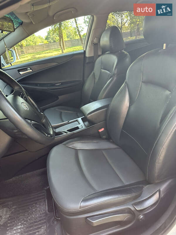 Седан Hyundai Sonata 2014 в Нікополі