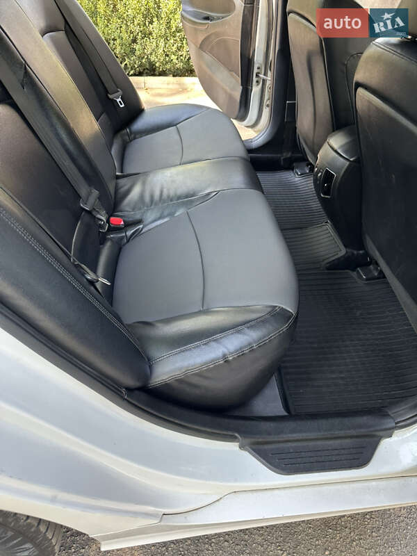 Седан Hyundai Sonata 2014 в Нікополі