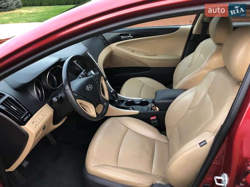 Седан Hyundai Sonata 2012 в Ровно