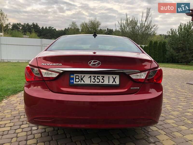 Седан Hyundai Sonata 2012 в Ровно
