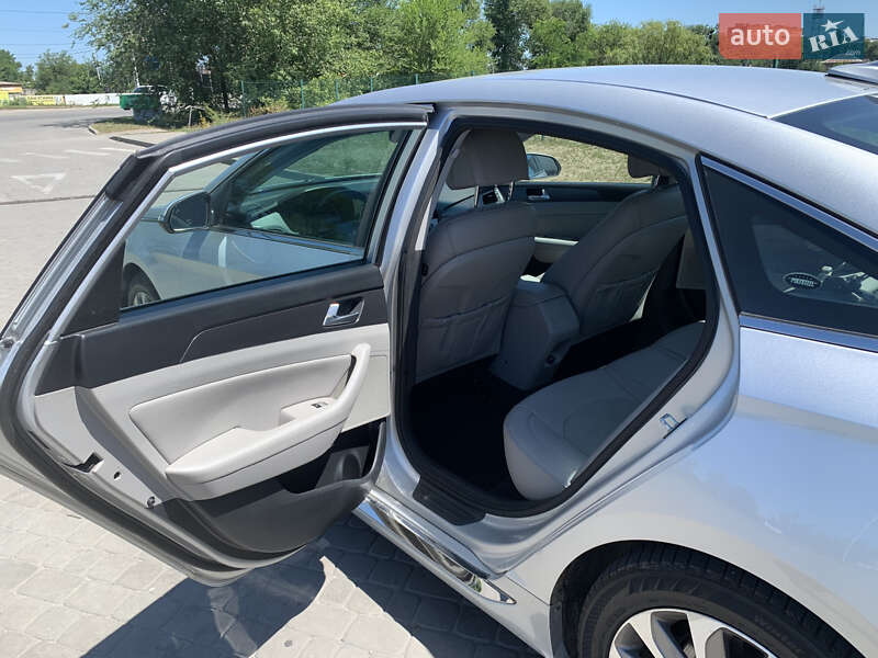 Седан Hyundai Sonata 2014 в Новомосковську