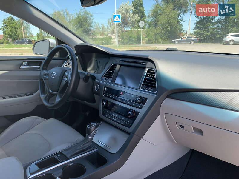 Седан Hyundai Sonata 2014 в Новомосковську