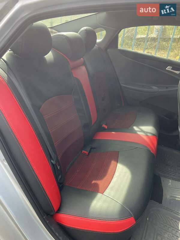 Седан Hyundai Sonata 2012 в Гостомелі