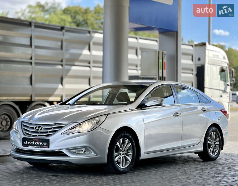 Hyundai Sonata 2012
