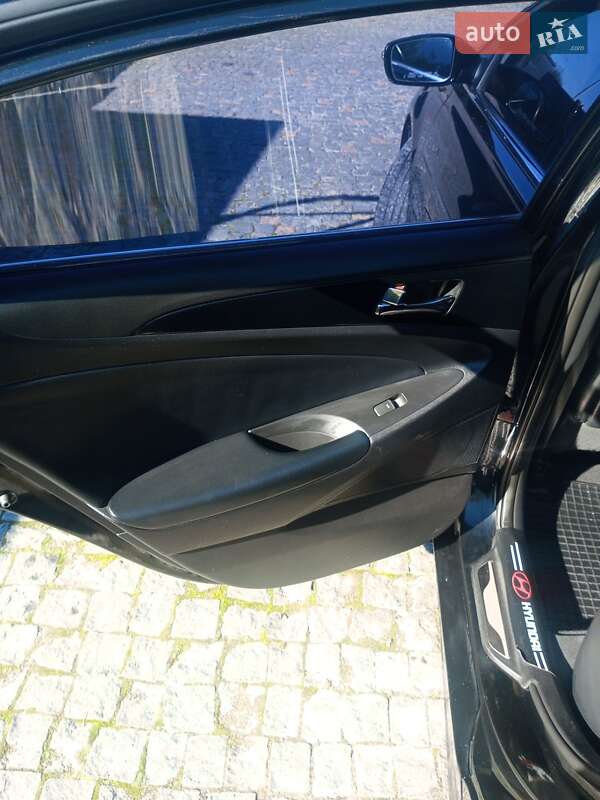 Седан Hyundai Sonata 2010 в Лановцах