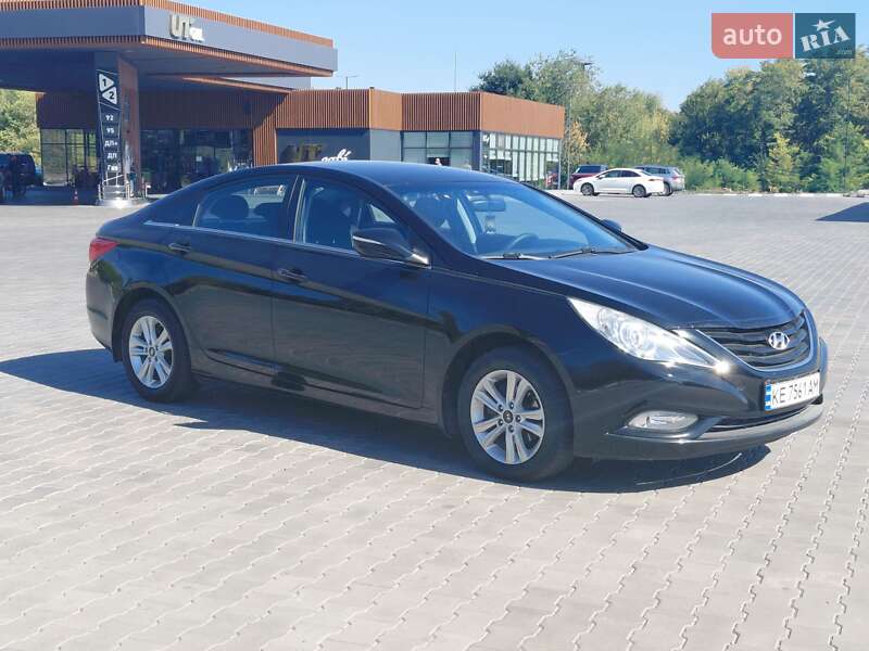 Hyundai Sonata 2011