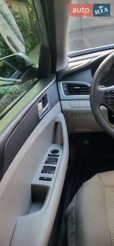 Седан Hyundai Sonata 2015 в Кропивницком